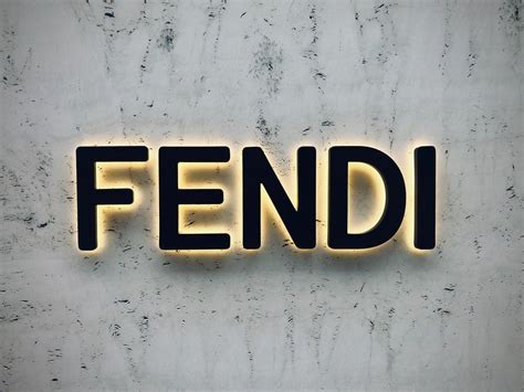 Top Free Fendi Logo Backgrounds 